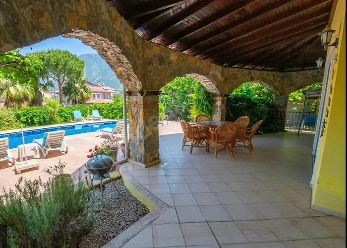 Allora Villa *